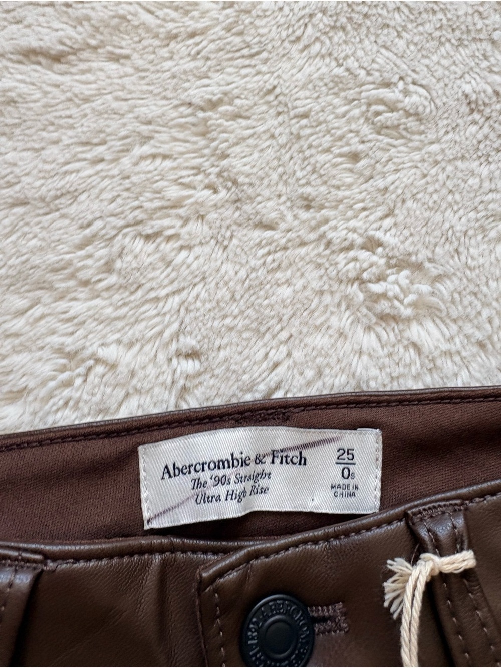 Abercrombie & Fitch High‑Rise Vegan Leather Pants Size 0/25 | Minimalist NWT - Picture 9 of 14